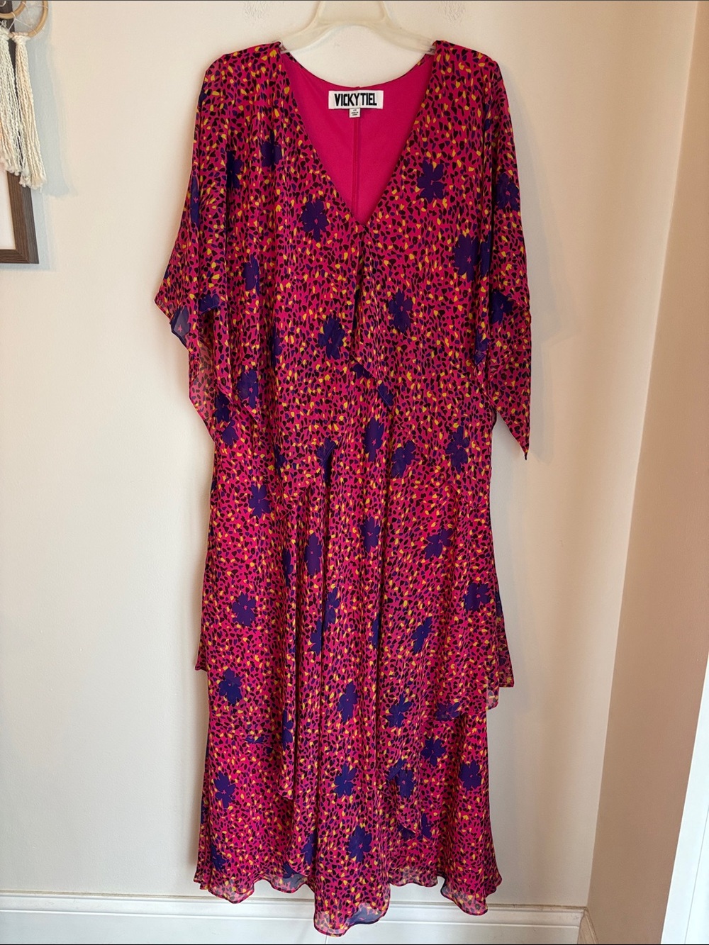 Vicky Tiel women’s Pink & Purple Printed tiered Maxi Dress sheer v-neck 2X EUC